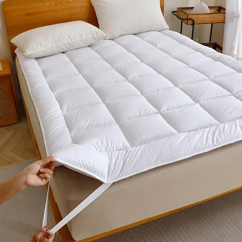 Thin Mattress Protector Cover 360 GSM Breathable Dustproof Bedding