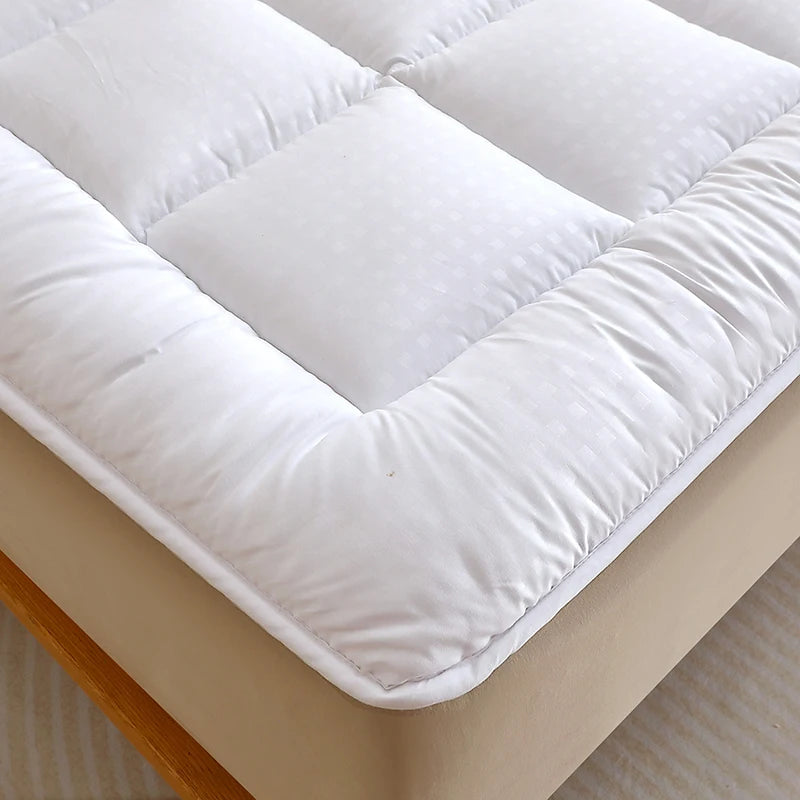 Thin Mattress Protector Cover 360 GSM Breathable Dustproof Bedding