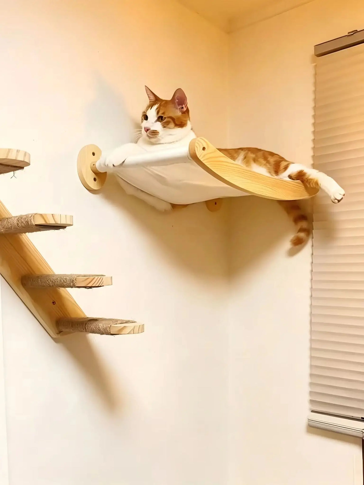 Wall Mounted Cat Bridge With Sisal Rope For Indoor Cats